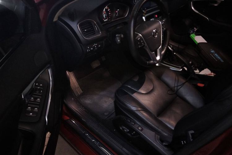 Used Volvo V40 2016 T3 Zhiyi Edition