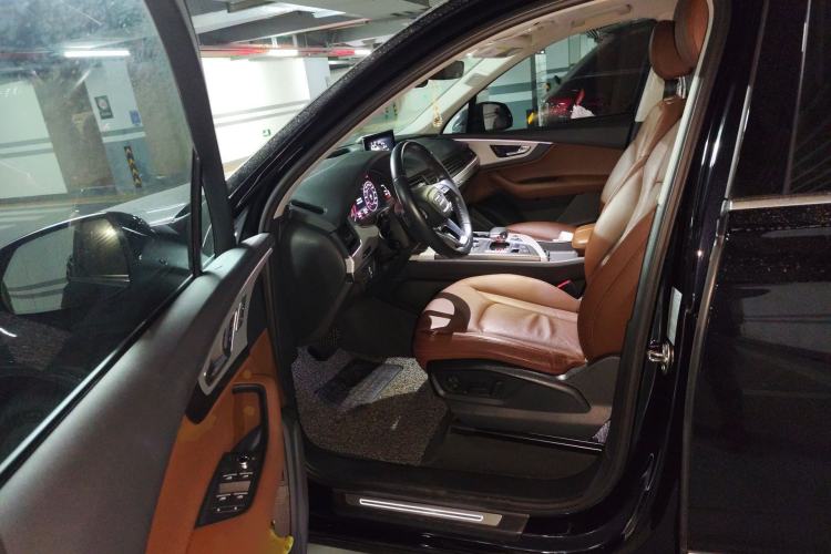 Used Audi Q7 2018 40 TFSI Comfort Model