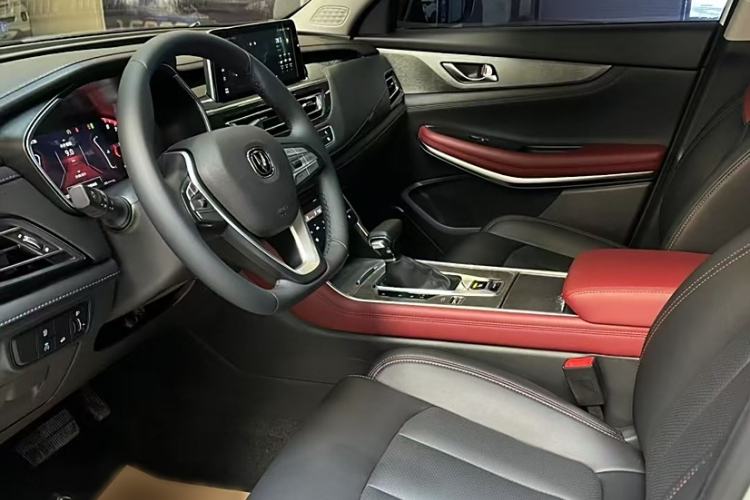 Used Changan CS75 2022 Blue Whale Edition 1.5T DCT Prestige Model
