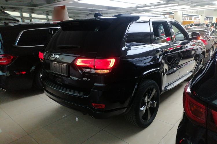 Used Jeep Grand Cherokee 2015 3.6L Luxury Navigation Edition
