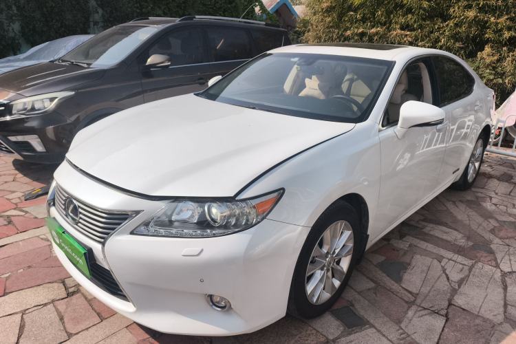 Used Lexus ES 2014 300h Elite Edition