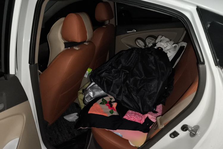 Used Hyundai Verna (older generation) 2010 Sedan 1.4L Manual Comfort GS Left Rear Seat