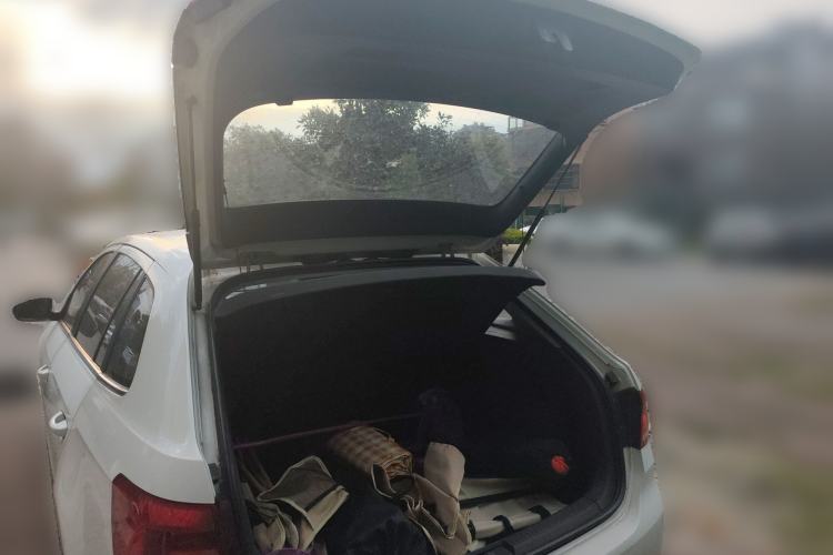 Used Volkswagen Gran Lavida 2013 1.6L Automatic Comfort Model Trunk