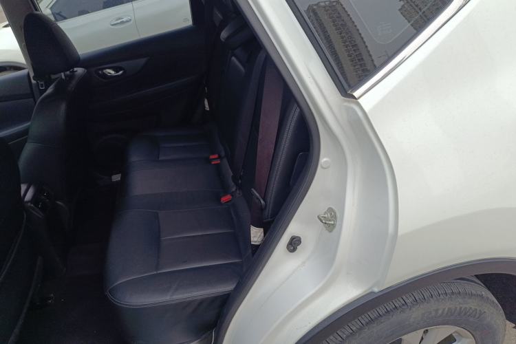 Used Nissan X-Trail 2015 2.0L CVT Comfort MAX Edition 2WD Left Rear Seat