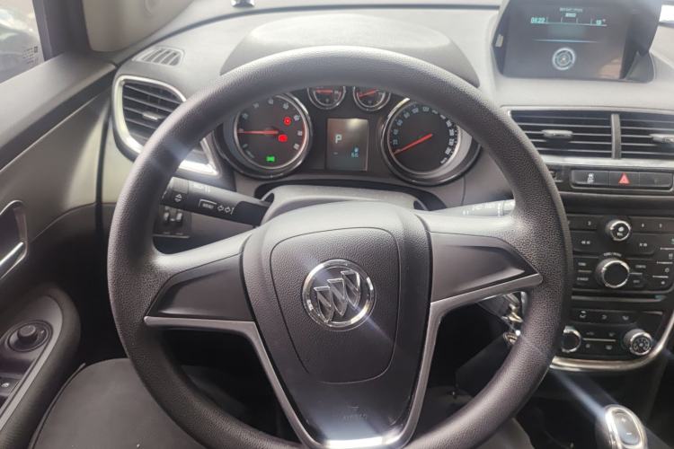 Used Buick Encore 2014 1.4T Automatic Two-Wheel Drive Urban Elite Model Steering Wheel