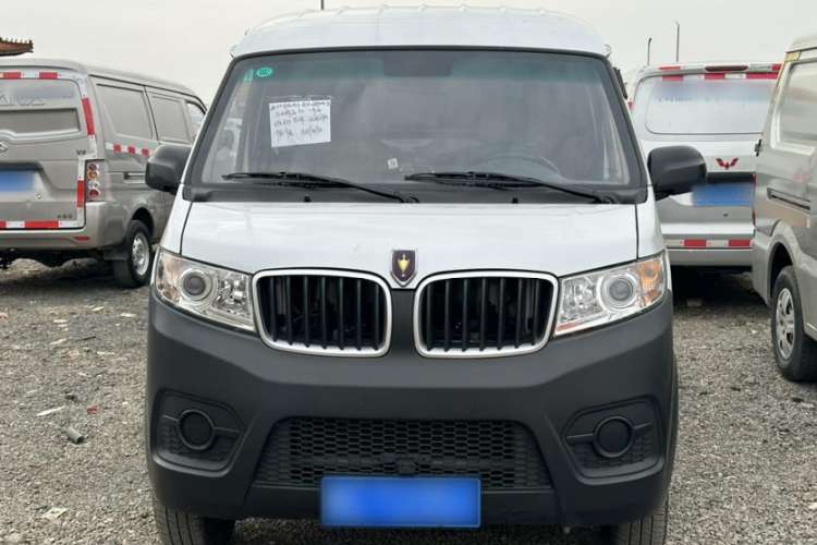 Used Jinbei Hiace X30 2023 1.5L Super-Enjoyment Van 2/5 Seats Non-Air-Conditioned Version SWC15M