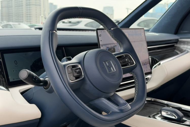 Used Zeekr 009 2024 7-Seater Walk-Through Version Four-Wheel Drive 108 kWh
