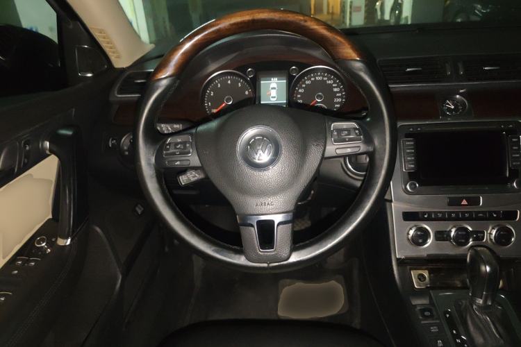 Used Volkswagen Magotan 2012 3.0 FSI Flagship Edition Steering Wheel