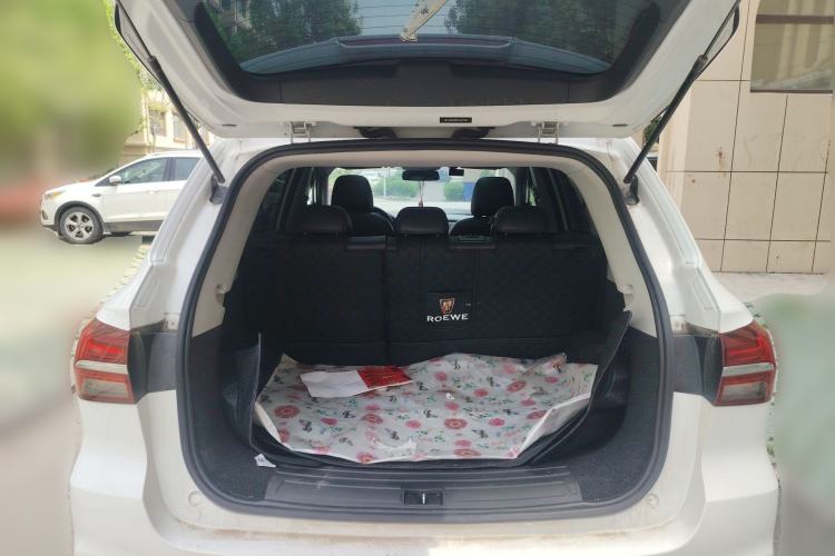 Used Roewe RX5 2019 20T Two-Wheel Drive Automatic 4G Connected Platinum Edition Trunk