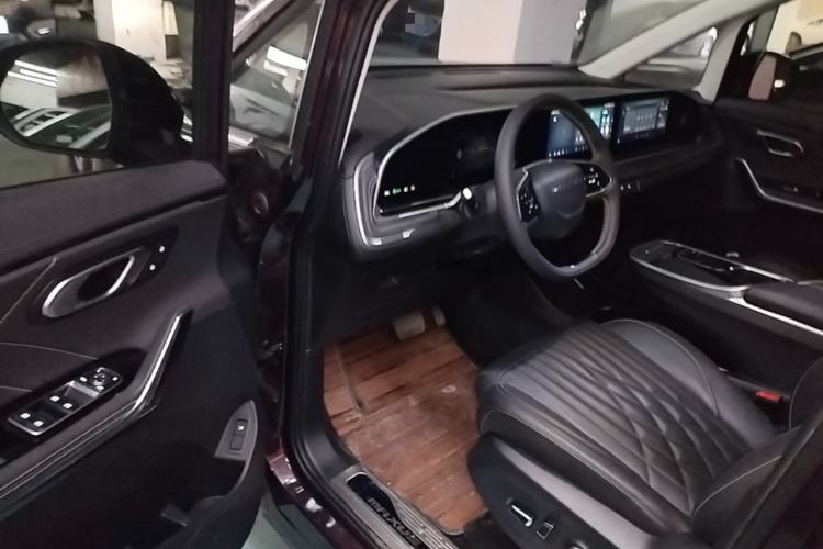 Used SAIC MAXUS G90 2022 2.0T Xingyun Seven-Seater Version Driver Seat