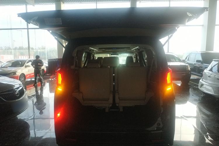 Used Toyota Alphard 2021 Dual-Engine 2.5L Luxury Edition