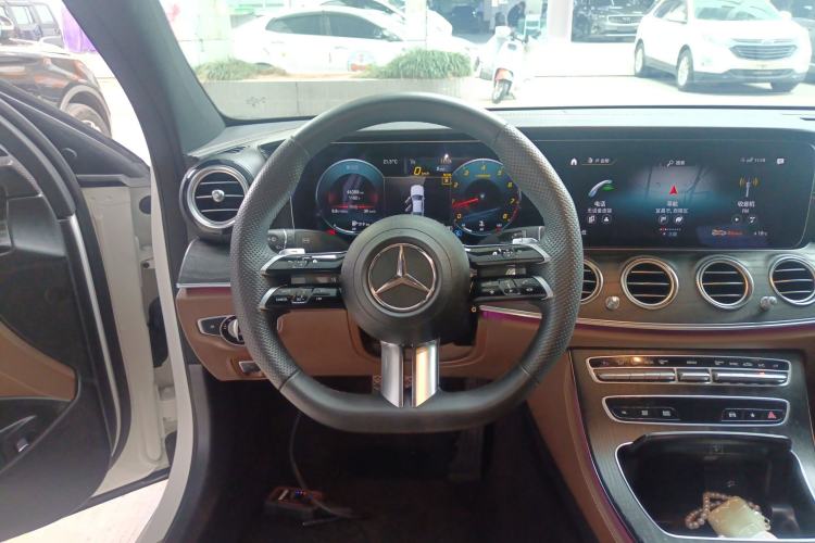 Used Mercedes-Benz E-Class 2023 Restyled E 300 L Sporty and Stylish Edition Steering Wheel