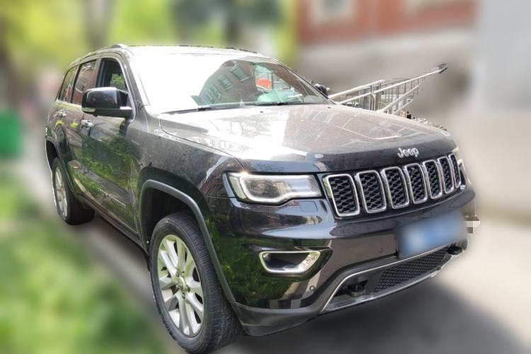 Used Jeep Grand Cherokee 2016 3.0L Elite Navigation Edition Front Right 45 Deg