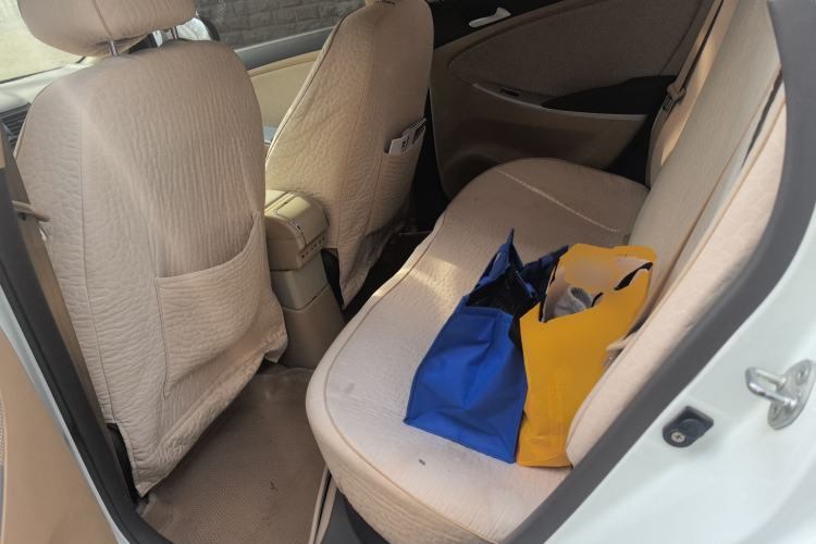 Used Hyundai Verna (older generation) 2010 Sedan 1.4L Manual Comfort GS Left Rear Seat