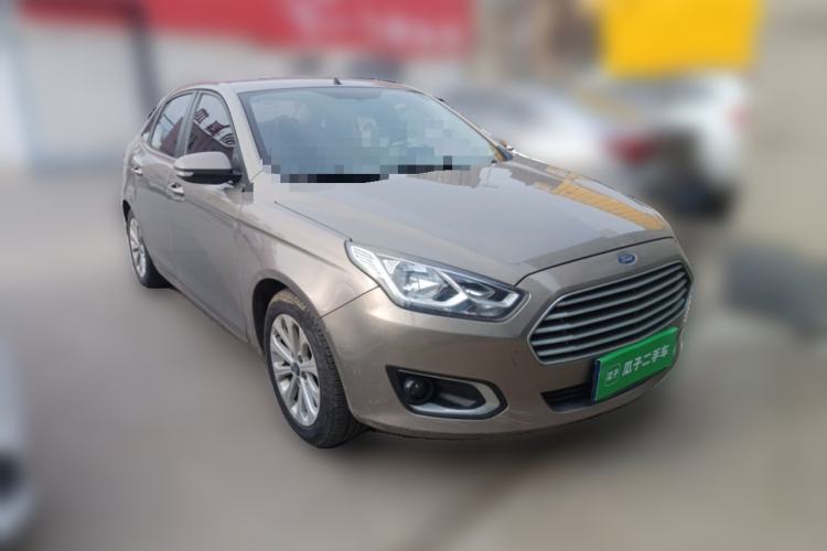 Used Ford Escort 2015 1.5L Automatic Fashion Model Front Right 45 Deg