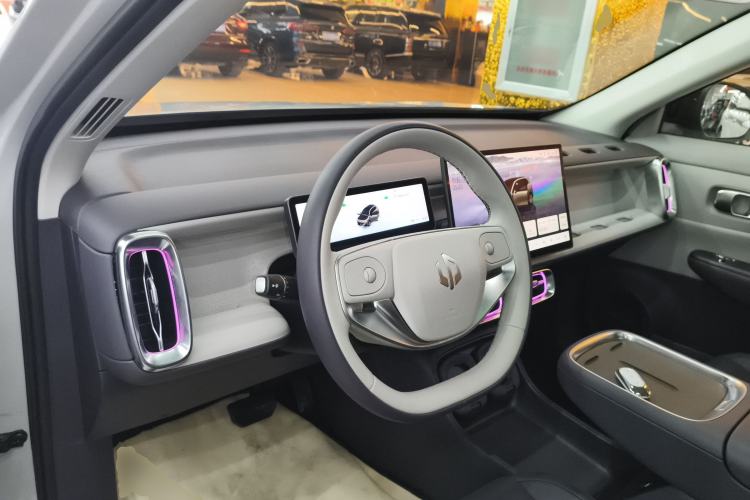 Used Leapmotor B10 2025 510 Joyful Edition Center Console