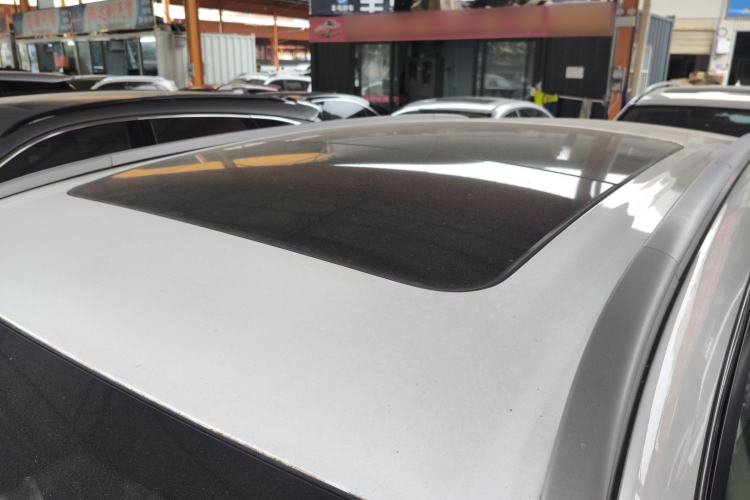 Used Geely Auto Emgrand X7 Sport 2016 1.8TD Automatic Smart Connectivity Version Roof