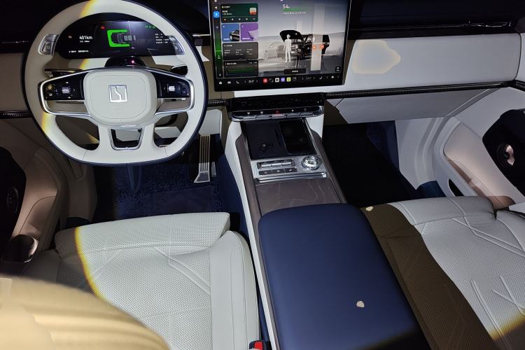 Used Zeekr 9X 2025 Hyper Edition Center Console