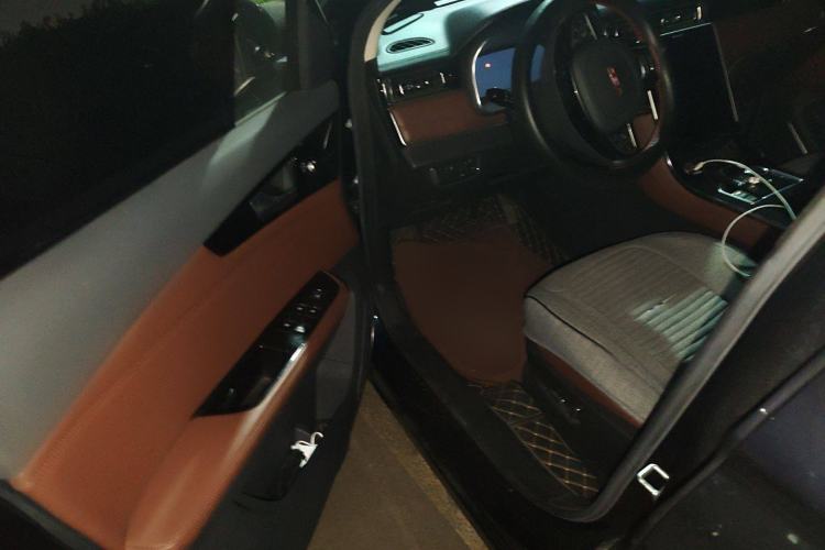 Used Sinotruk VGV U75PLUS 2021 2.0 TGDI Luxury Pro 7-Seater
