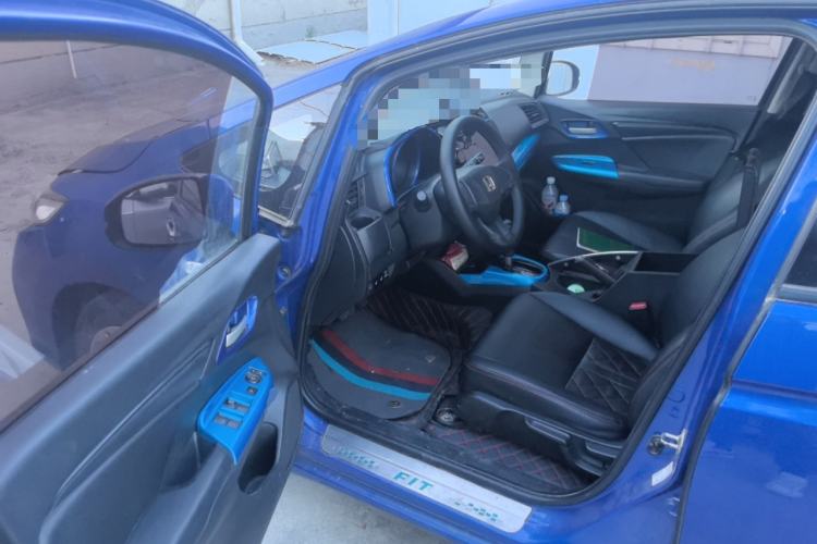 Used Honda Fit 2018 1.5L CVT Comfort Sunroof Version Driver Seat