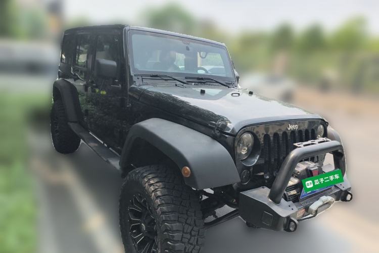 Used Jeep Wrangler 2012 3.6L Sahara Four-Door Edition Front Right 45 Deg