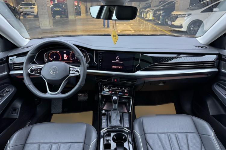 Used Volkswagen Passat 2024 380TSI Starry Luxury Edition