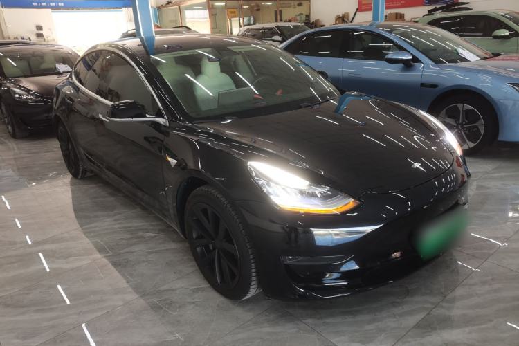 Used Tesla Model 3 2019 Long-Range Rear-Wheel-Drive Version Front Right 45 Deg
