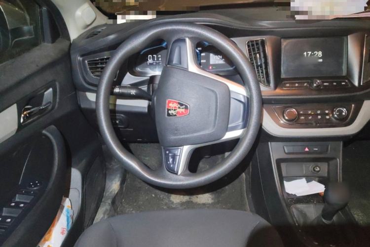 Used Roewe 360 2016 1.5L Manual Smart Screen Version
