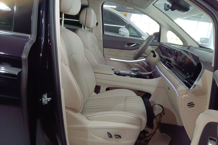 Used VOYAH Dream 2024 EV Long-Range Flagship Edition
