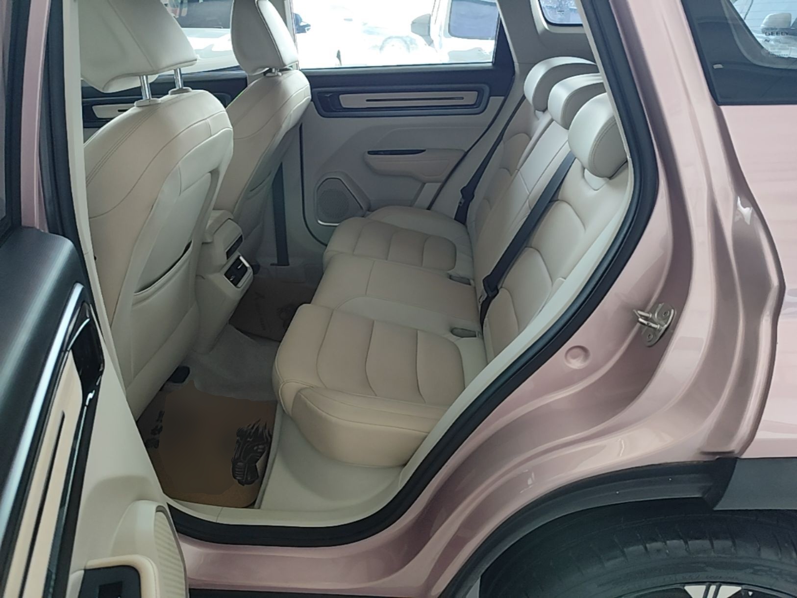Geely Auto icon 2023 1.5TD Chocolate Smoothie Edition — снимка 20