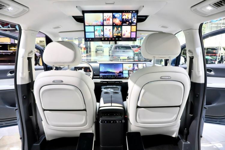 Used VOYAH Dream 2025 PHEV Four-Wheel-Drive Flagship Kunpeng Edition Interior 7