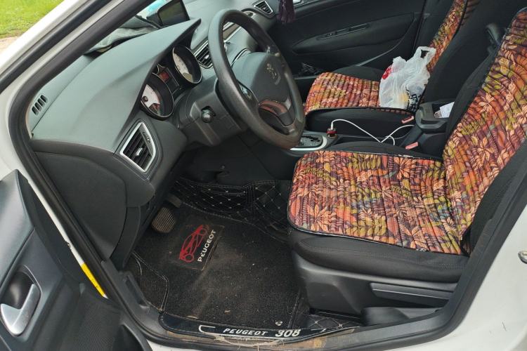 Used Peugeot 308 2014 Enjoy Edition Classic 1.6L Automatic Premium Model
