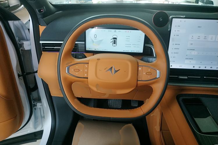 Used Dongfeng eπ eπ008 2025 210Max Range-Extended Version 5 Seats Steering Wheel