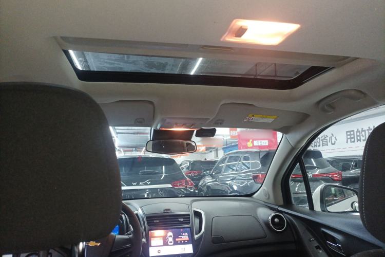 Used Chevrolet Trax 2016 1.4T Automatic Two-Wheel Drive Comfort Version with Sunroof Headliner