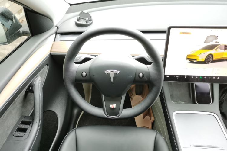 Used Tesla Model Y 2022 Rear-Wheel-Drive Version
