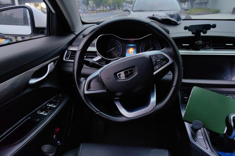 Used Geely Auto Emgrand 2019 Leading Edition 1.5L Manual Luxury Model China VI Standard Steering Wheel