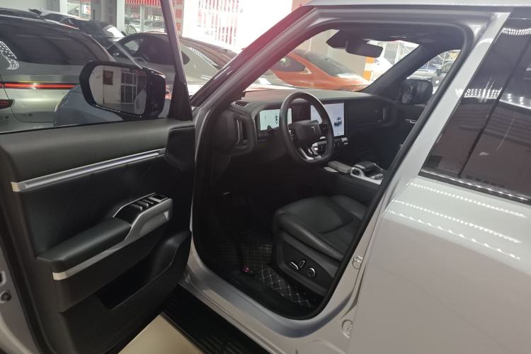 Used Deepal G318 2024 Four-Wheel-Drive Air Suspension Model