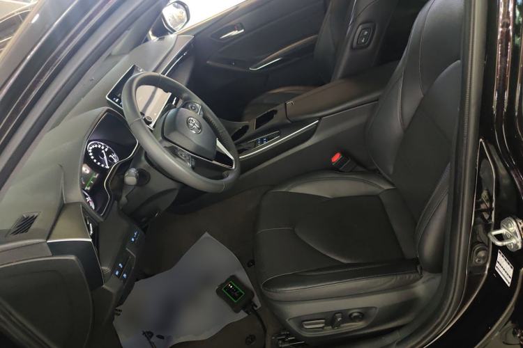 Used Toyota Avalon 2019 Dual-Engine 2.5L Luxury Edition China VI Standard