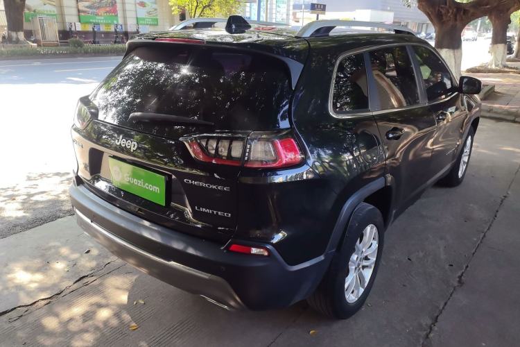 Used Jeep Cherokee 2019 2.0T Two-Wheel Drive Smart Enjoyment Version China V