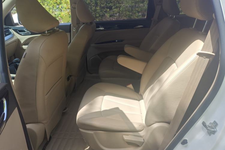 Used Baojun 730 2016 1.5L Manual Comfort Version 7 Seats China V Emission Standard Left Rear Seat