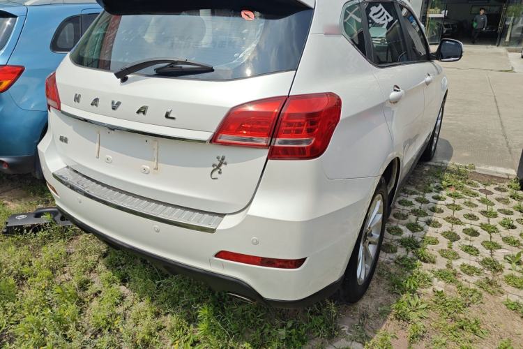 Used Haval H2 2017 Red-Label 1.5T Manual Two-Wheel-Drive Elite Model Right Rear Taillight