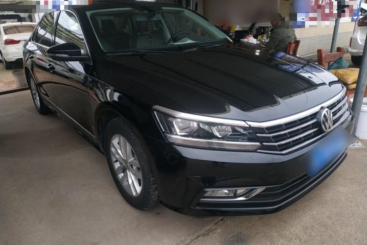 Used Volkswagen Passat 2016 330TSI DSG Luxury Edition Front Right 45 Deg