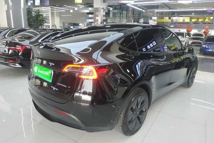 Used Tesla Model Y 2023 Long-Range All-Wheel-Drive Version
