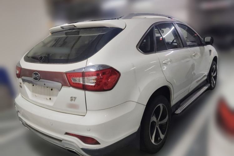 Used BYD S7 2015 2.0T Upgraded Automatic Luxury Version Rear Right 45 Deg