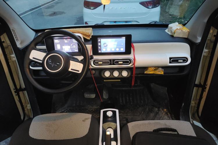 Used Wuling Hongguang MINIEV 2024 3rd Generation 170 km Center Console