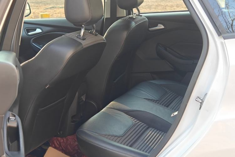 Used Ford Focus 2015 Hatchback EcoBoost 125 Automatic Supreme Style Edition
