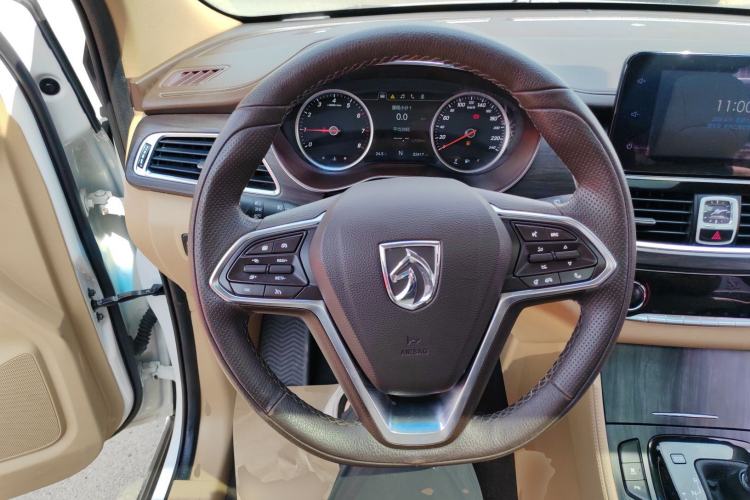 Used Baojun 730 2017 1.8L iAMT Prestige Version 7 Seats Steering Wheel