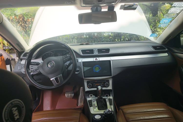 Used Volkswagen FAW-Volkswagen CC 2011 1.8TSI Luxury Model Center Console