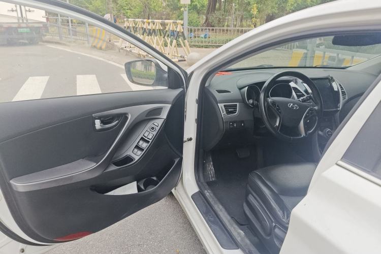Used Hyundai Elantra (5th Generation / Langdong) 2015 1.6L Automatic Luxury Model

