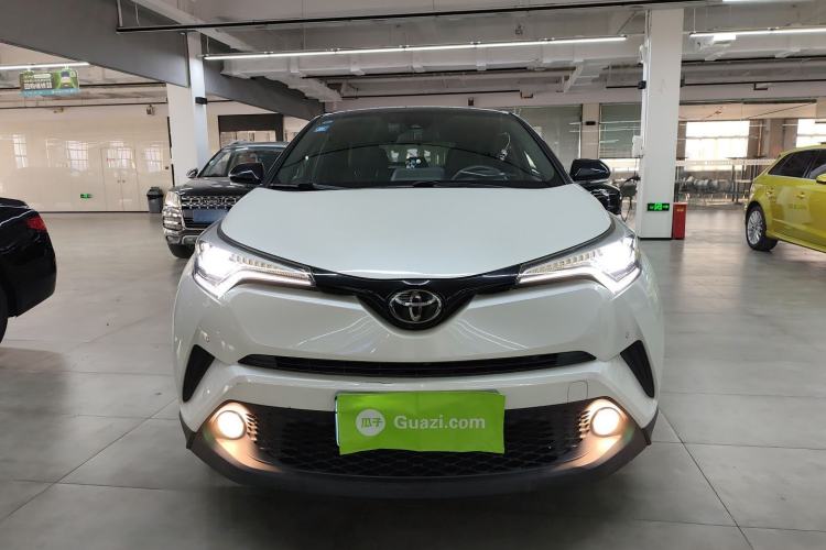Used Toyota C-HR 2018 2.0L Luxury Sunroof Version China V Emission Standard